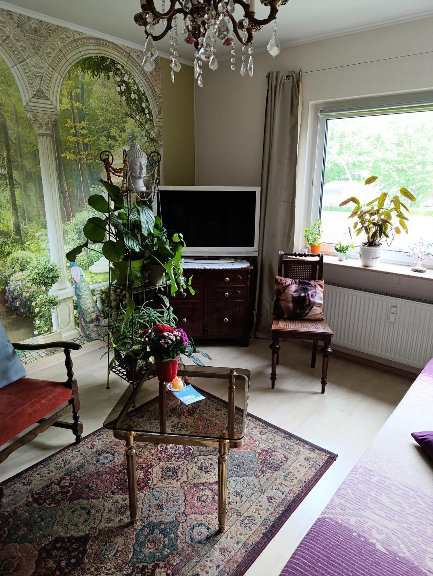 Weltoffenes Privates Gaestezimmer Bei Lgbtq Freundlichen Gastgeber Der Mit In Der Wohnung Lebt Berlin Extérieur photo